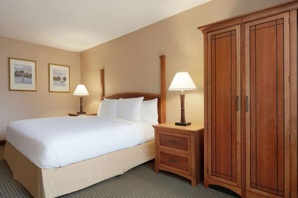 Doubletree By Hilton Hotel Annapolis Room photo